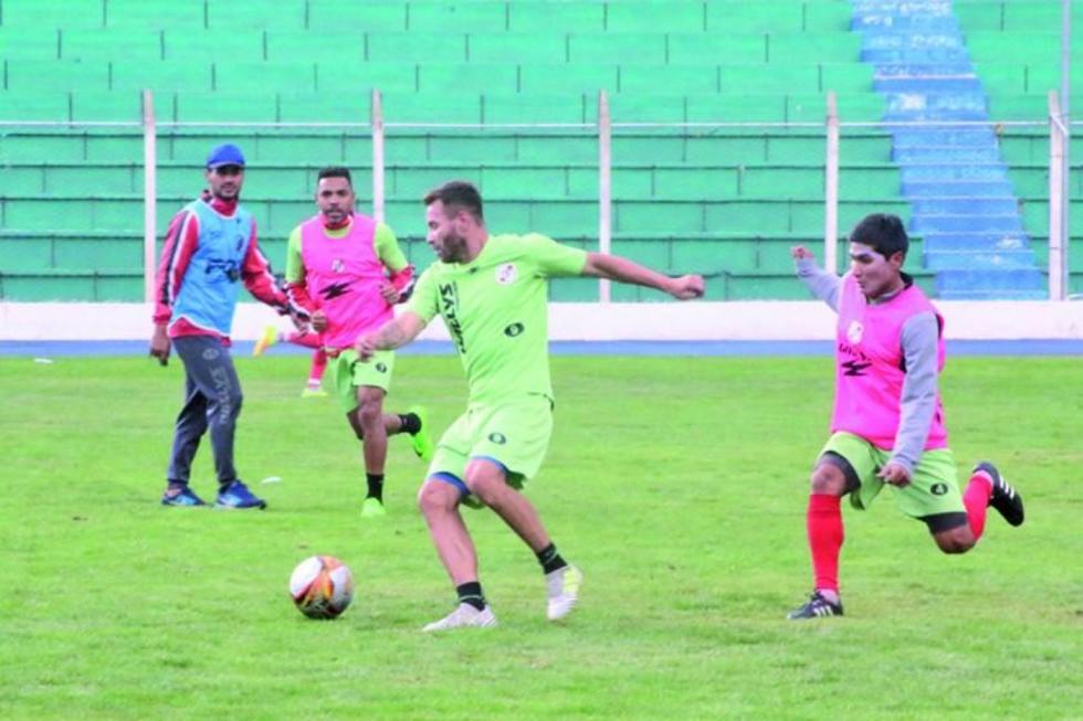 La banda roja va por su tercera victoria en casa 