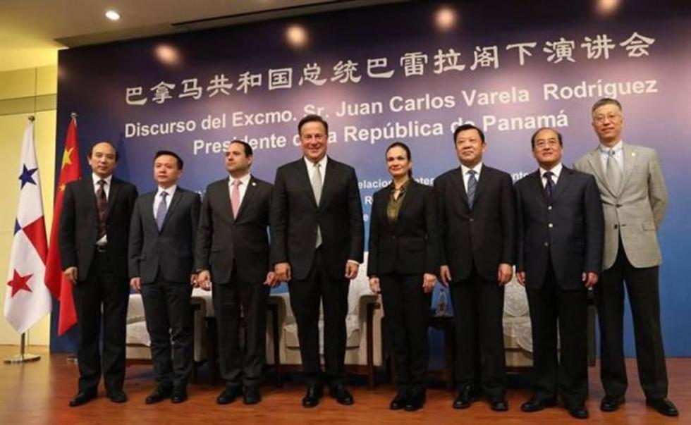 El presidente Varela trata de atraer empresarios chinos a Panamá 