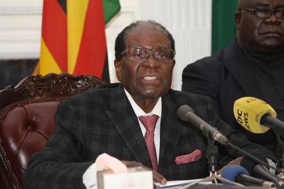 Optan por procesar a Mugabe y alejarlo del poder en Zimbabue