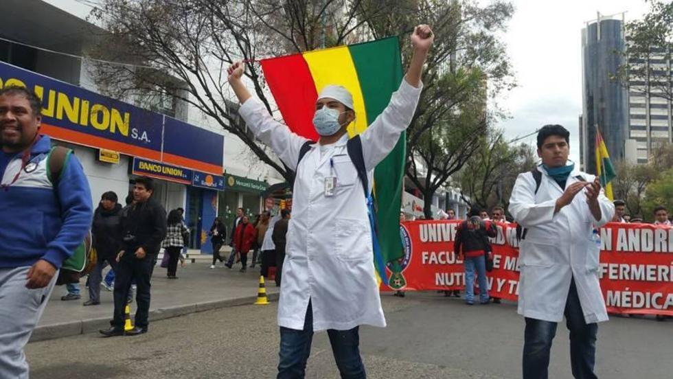 Médicos y trabajadores inician hoy la huelga general indefinida