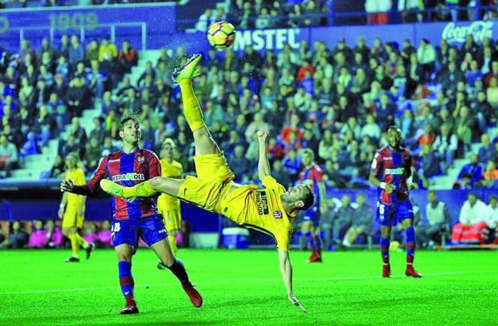 Atlético golea a Levante en el “Ciutat”