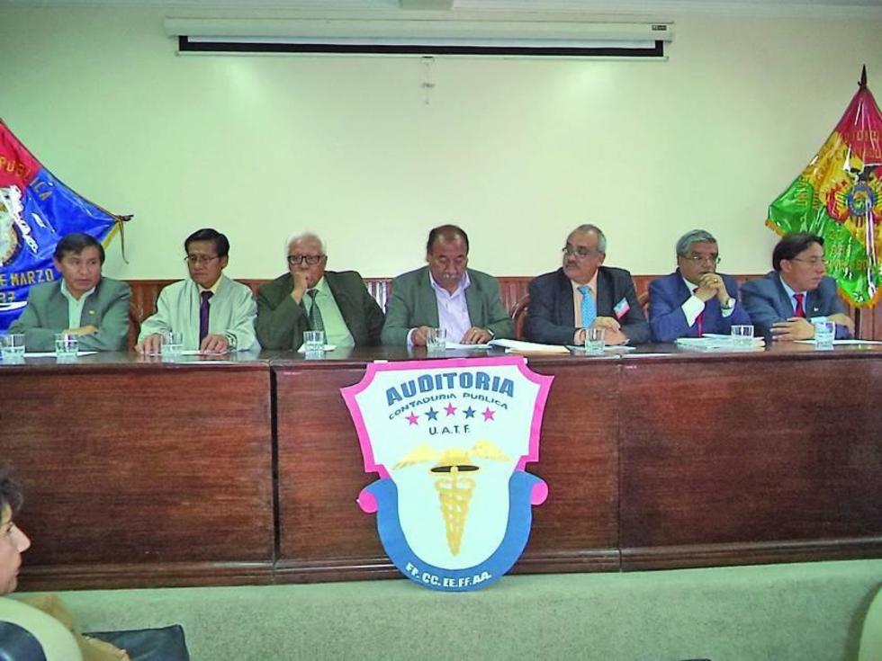 La carrera de Auditoría y Contaduría Pública es acreditada por el CEUB