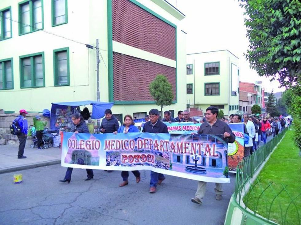Sector en salud mantiene paro indefinido sin movilizaciones