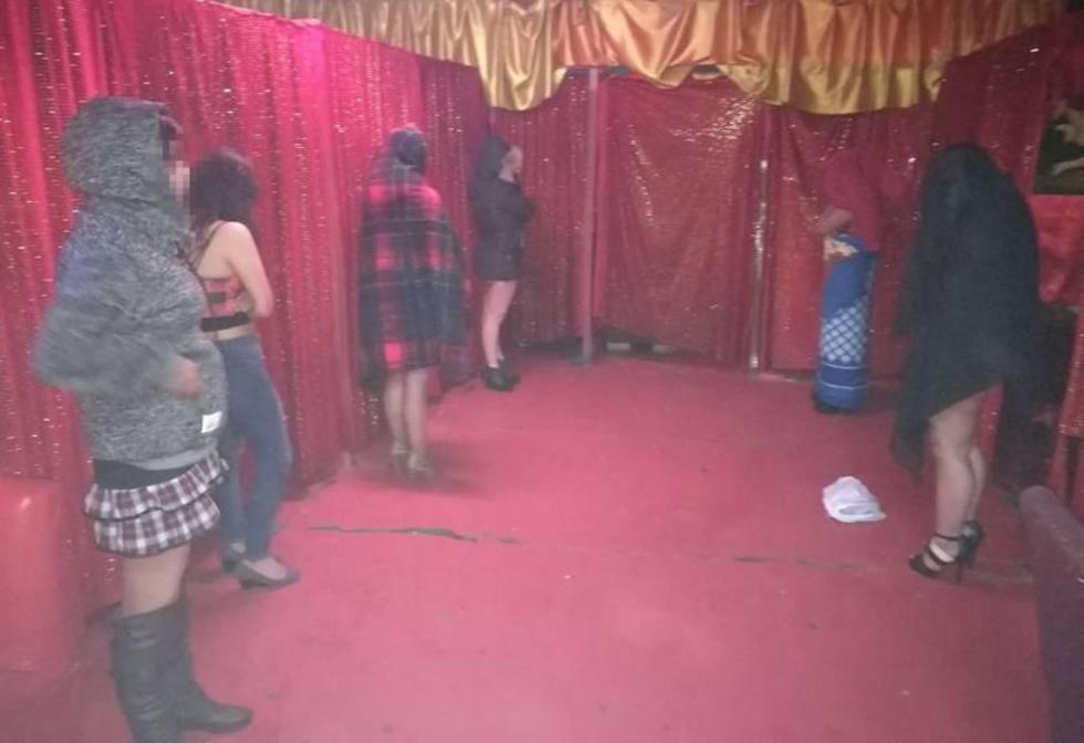 Denuncian a un oficial por agresión física