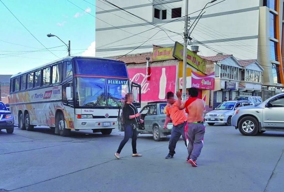 Reportan que choferes se golpearon un día antes de las elecciones