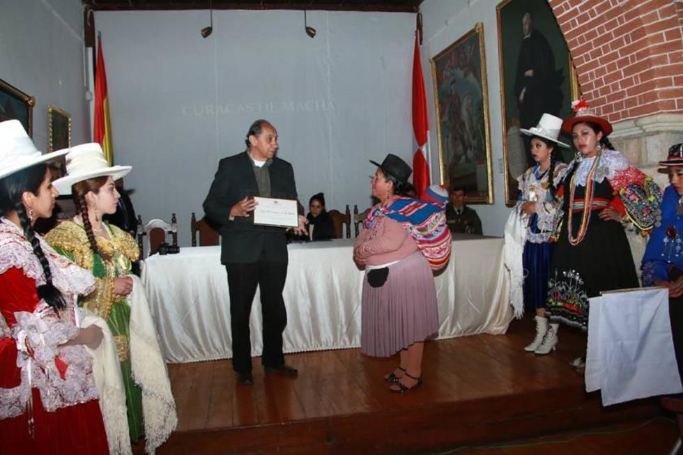 Reconocerán a artistas y notables