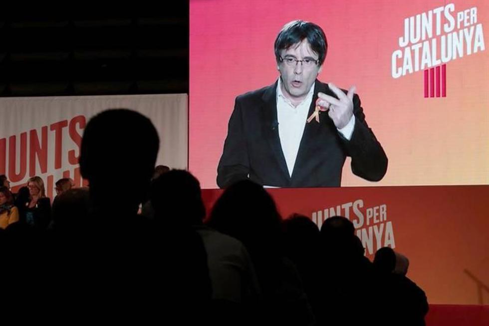 Quitan orden de detención al líder independentista Puigdemont 