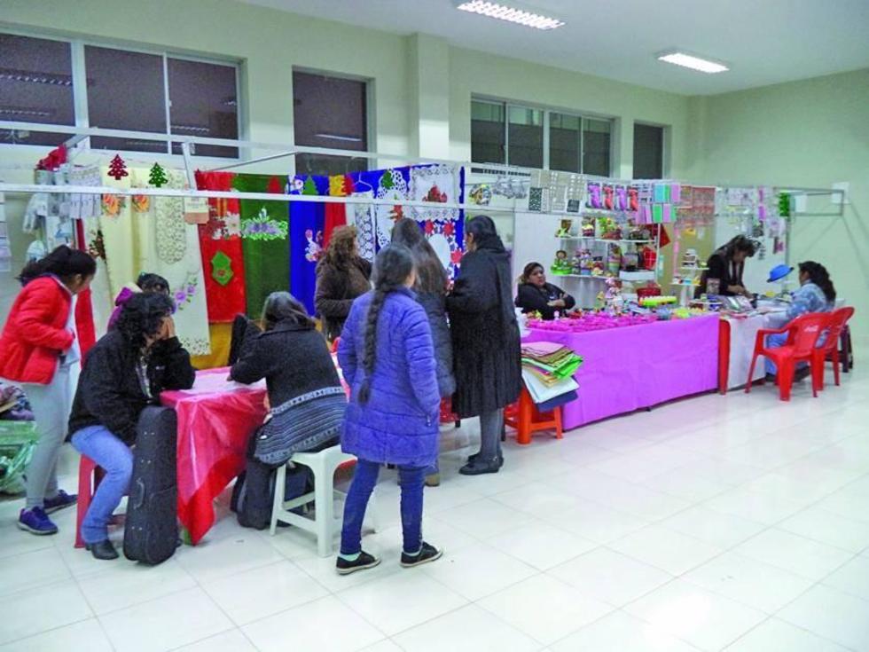 Anoche se inauguró la novena feria de Arte Decorativo y Manualidades