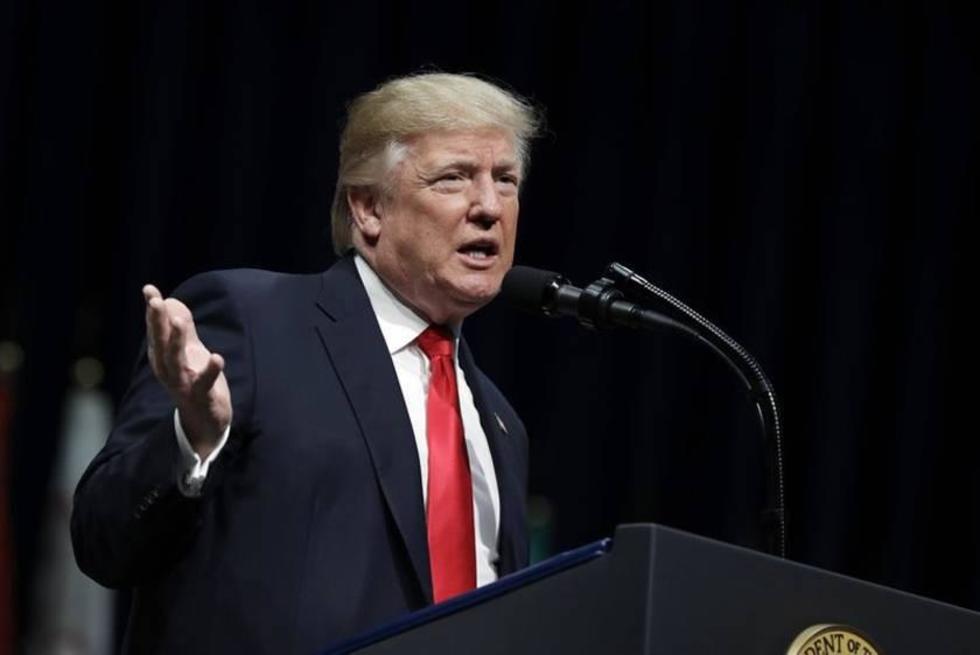 Trump promete reconstruir el FBI tras criticar su papel 
