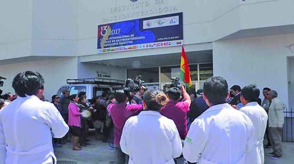 Médicos renuncian desde mañana a los cargos de directores y jefes 