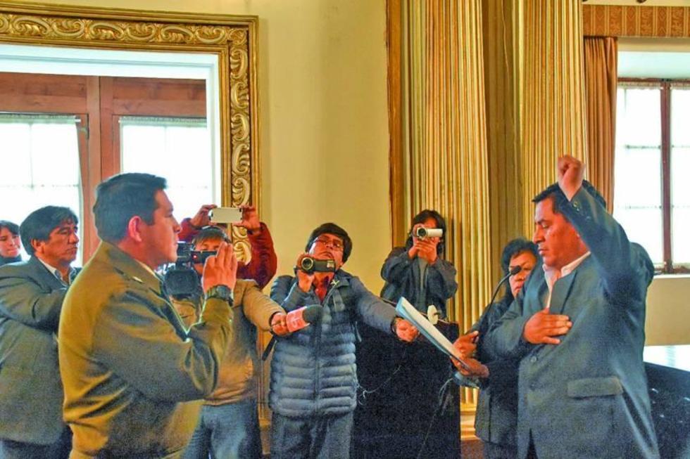 Teniente Canaviri jura como jefe de Seguridad Ciudadana de la Gobernación