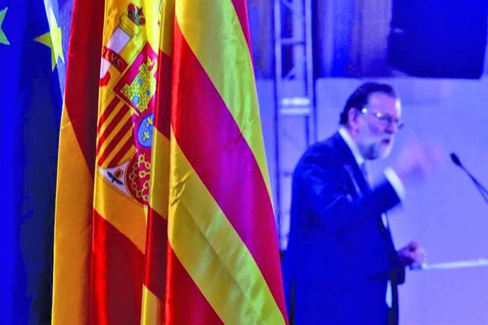 Catalanes definen hoy el futuro de su región en las elecciones 