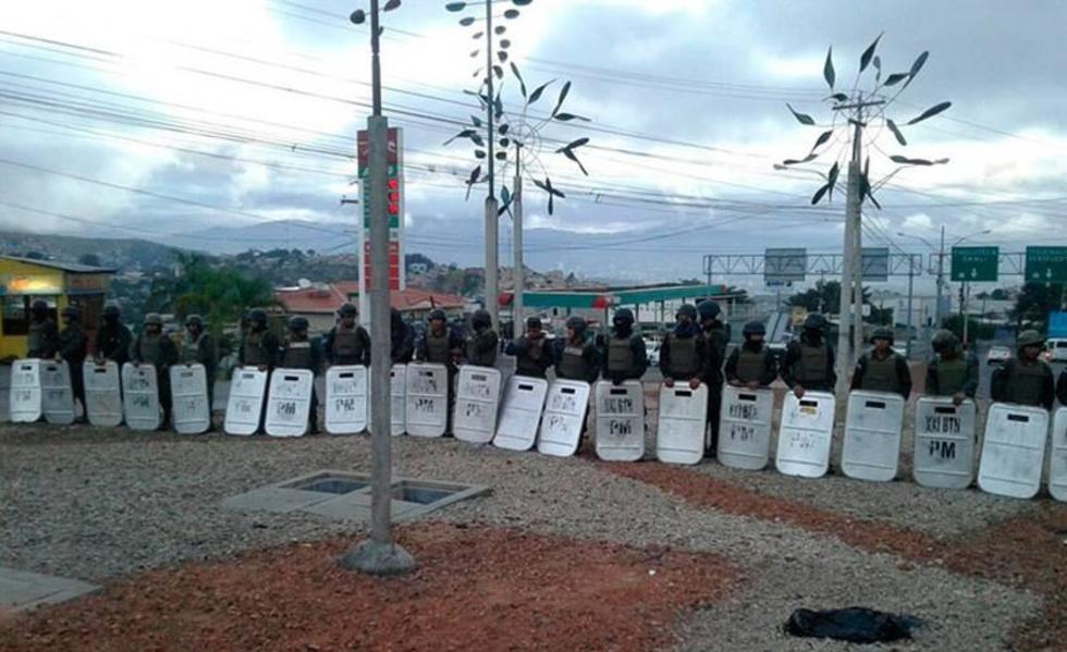 Reabren carreteras en Honduras bloqueadas contra elecciones