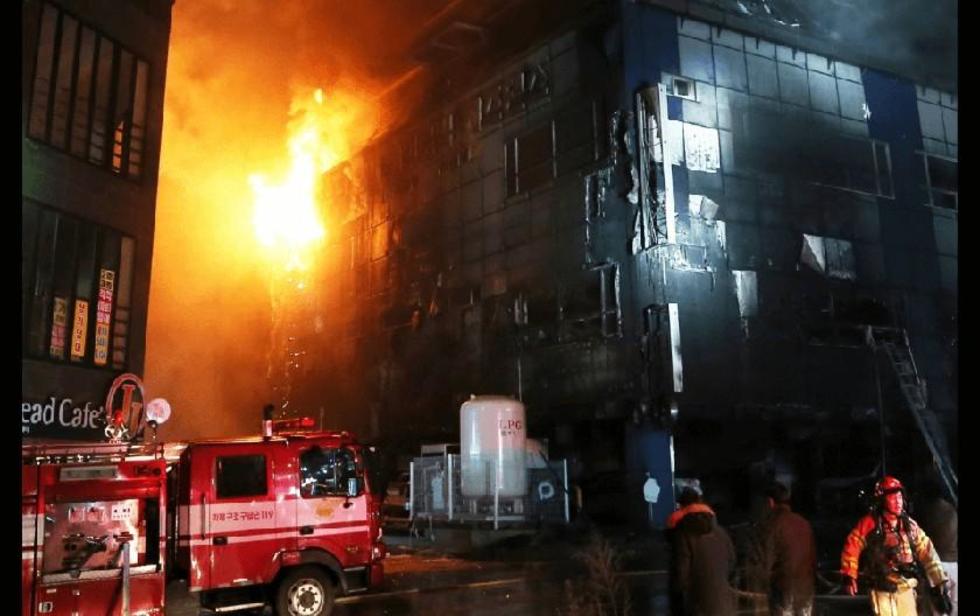 Incendio causa 29 personas muertas  