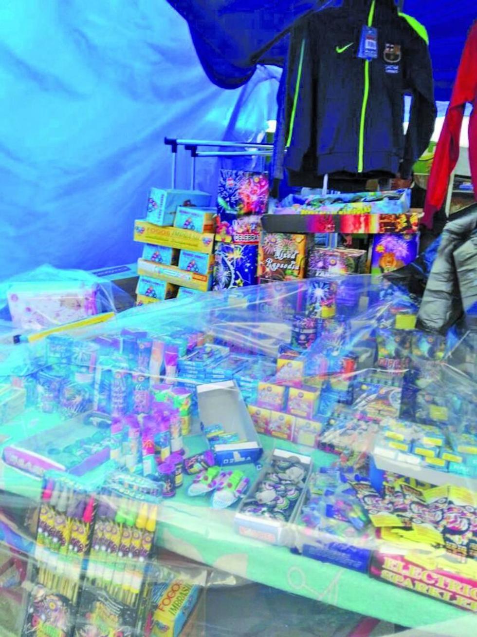 Se vende fuegos artificiales pese a la prohibición de uso