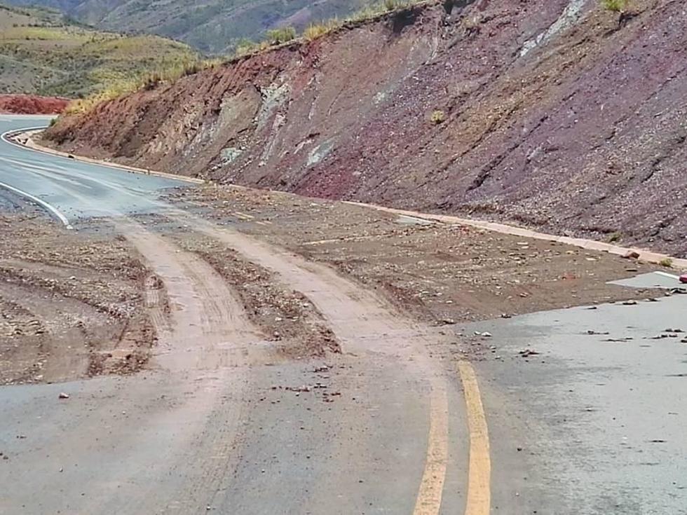 Las precipitaciones pluviales causan derrumbes en vías