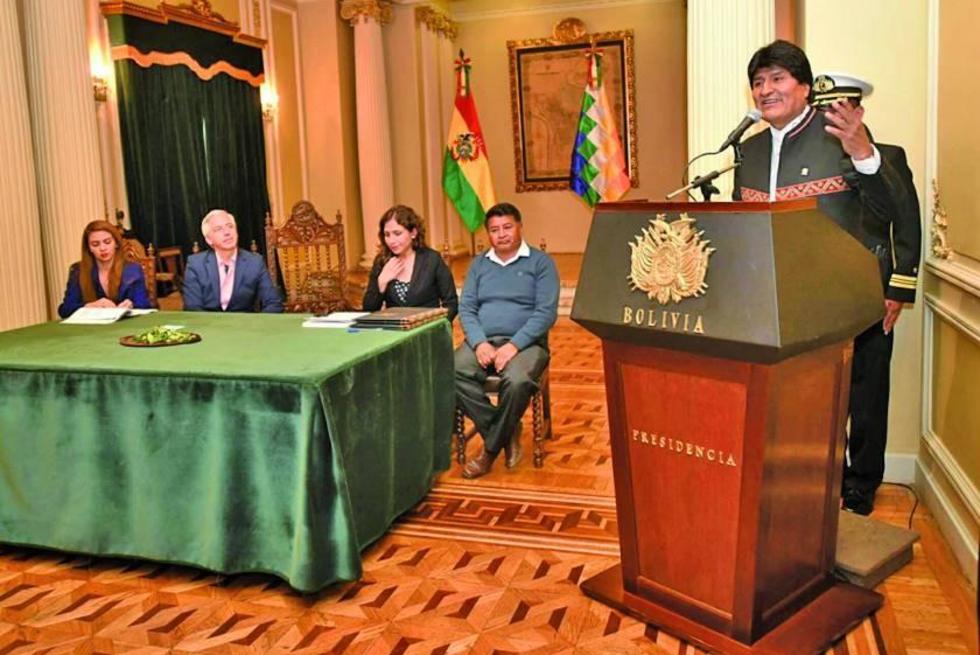 Evo anticipa encuentro nacional para cambiar el sistema de salud