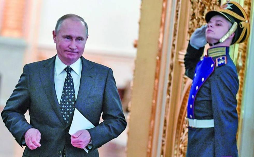 Putin acude a comisión electoral para inscribirse como candidato