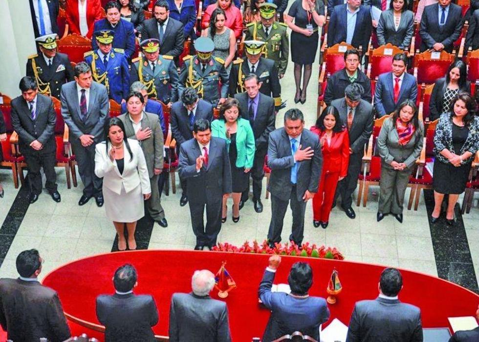 Magistrados juran a sus cargos y Evo les pide respetar normas