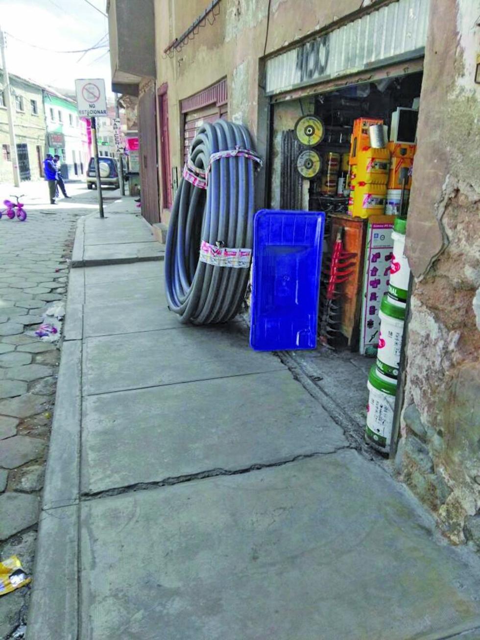 Comerciantes venden productos pese al paro contra el Código Penal