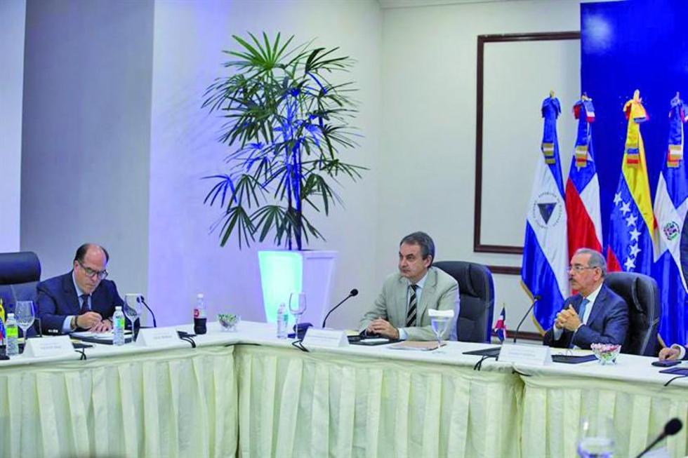 Gobierno y oposición retoman diálogo sobre crisis venezolana