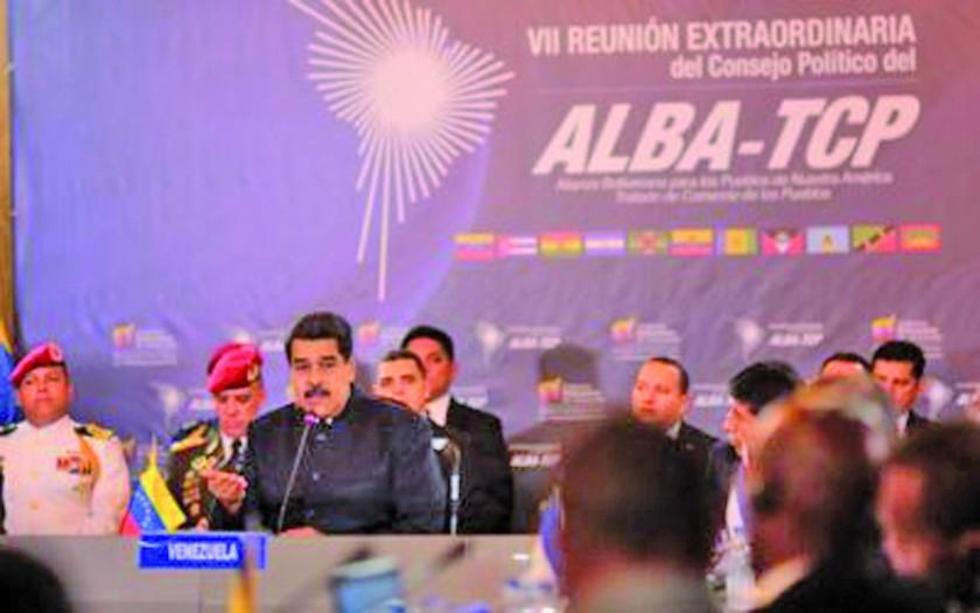 Maduro denuncia en la ALBA "persecución financiera" a su país