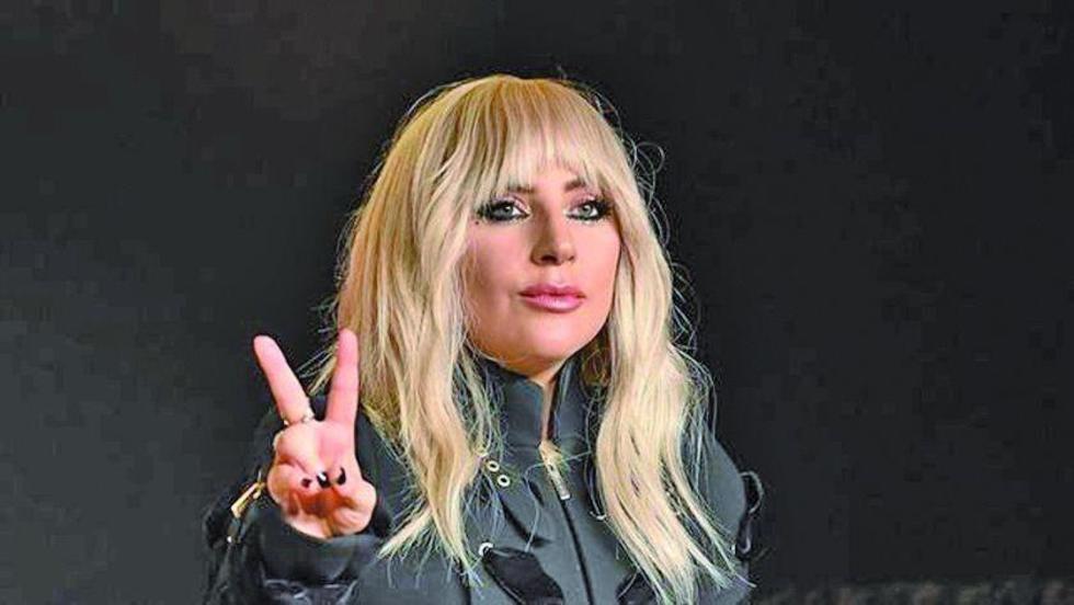 Lady Gaga pisa con fuerza en primer concierto de gira