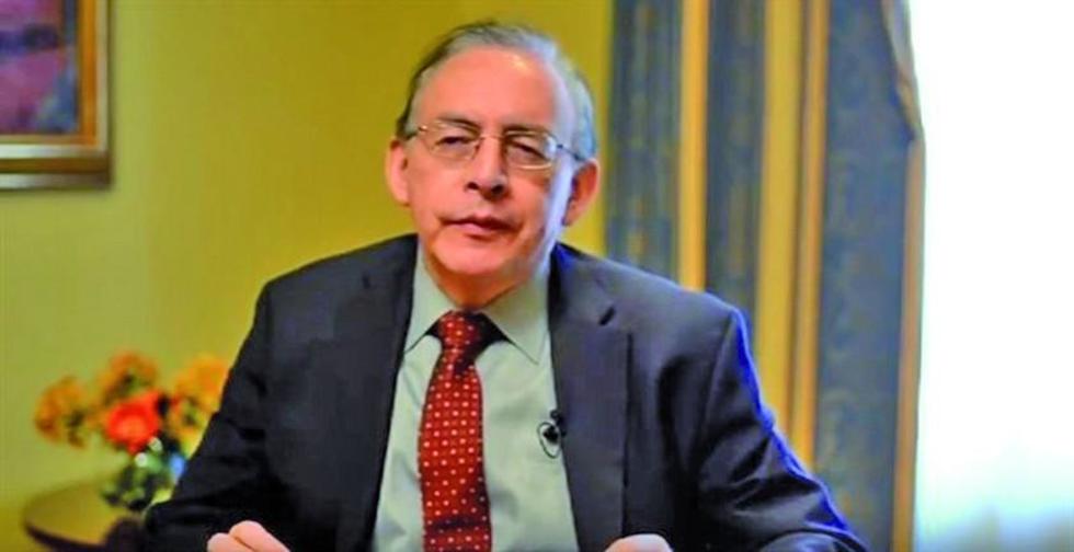 Acusan a economista boliviano de falsear datos de negocios en Chile