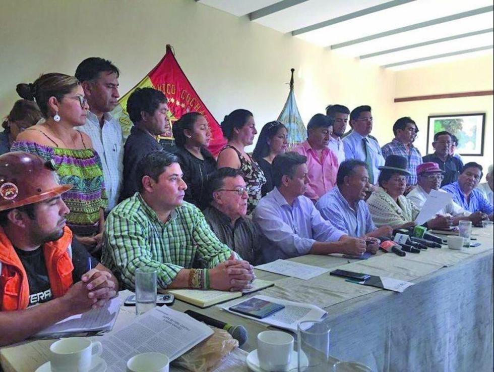 Los cívicos dan plazo al Gobierno hasta el lunes para abrogar el código