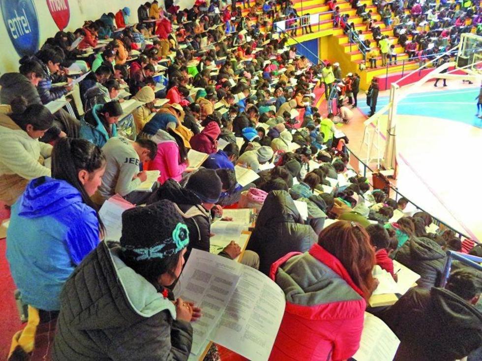 Más de 2 mil postulantes a las normales rinden pruebas 