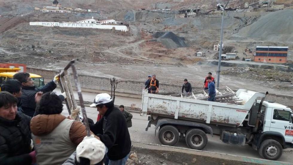 Gobernación de Potosí apoya obras en el colegio Padilla