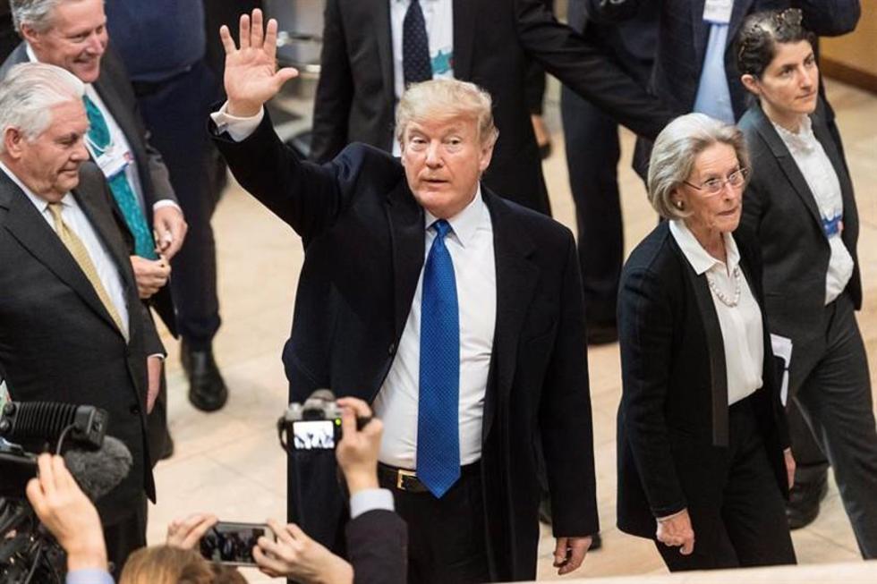 Trump agita conflicto palestino israelí en for mundial de Davos