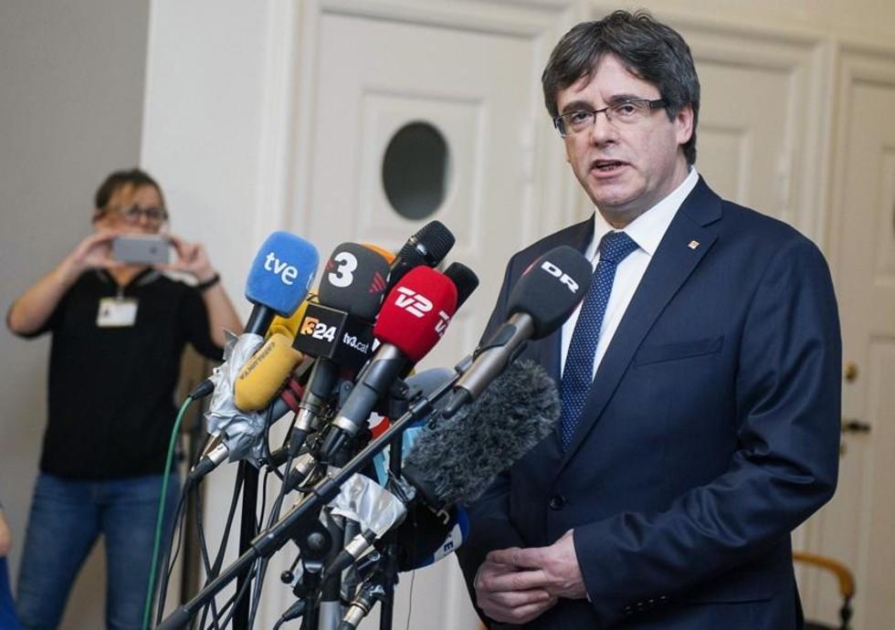 El parlamento catalán define si hoy inviste a Carles Puigdemont 