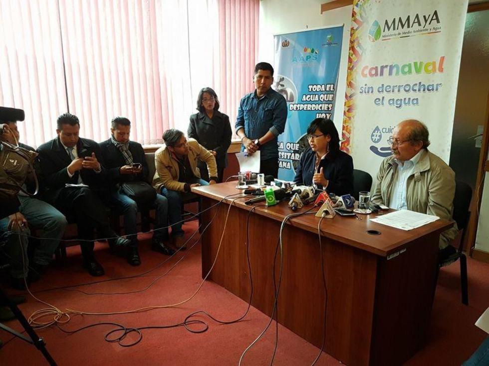 Gobierno prohíbe el derroche de agua durante el carnaval