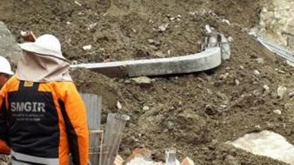 Caída de un muro de adobe deja un muerto en La Paz