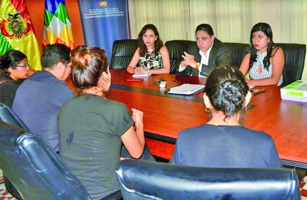 Buscan al asesino de un joven en Santa Cruz