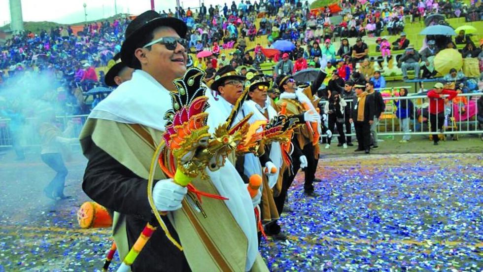 Miles de danzarines viven último convite de Oruro
