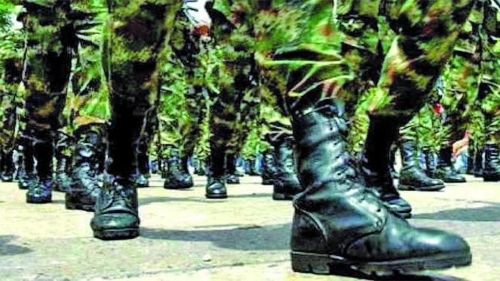 Policía reporta la muerte de un joven en cuartel militar en La Paz