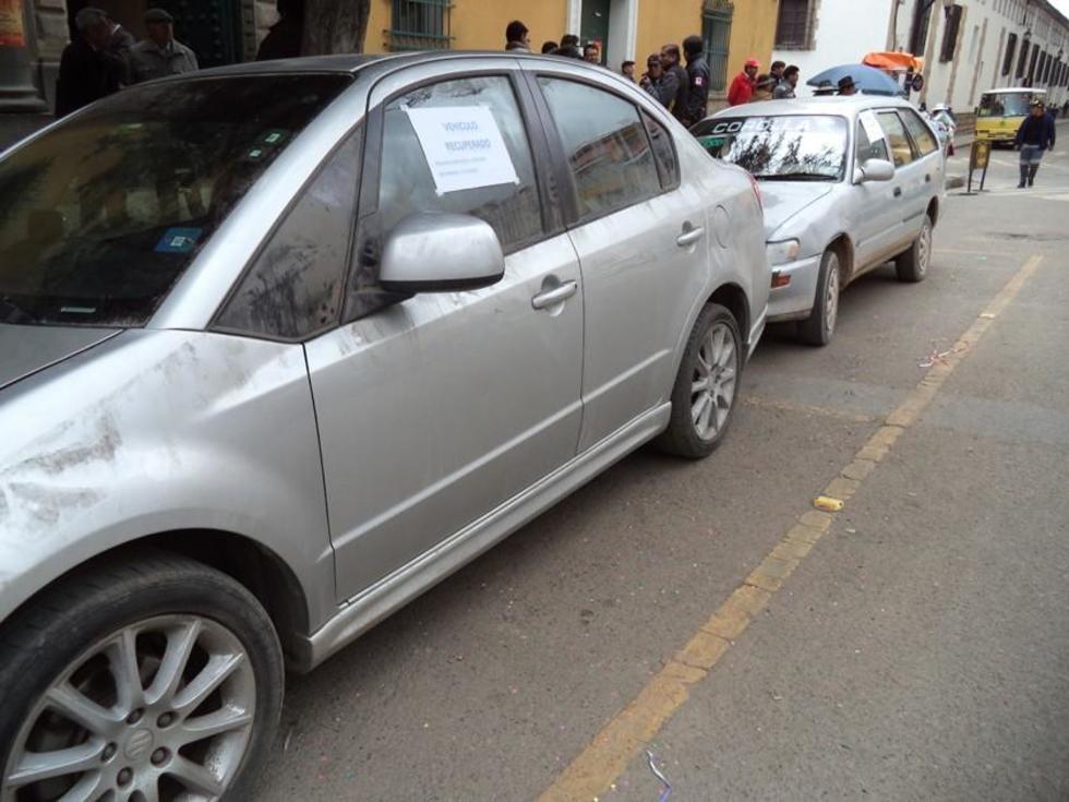 Diprove recupera dos autos reportados como robados