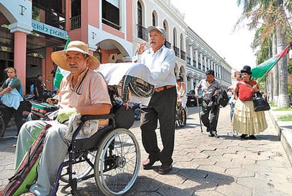 Asignan Bs 15 millones para el bono mensual de los discapacitados