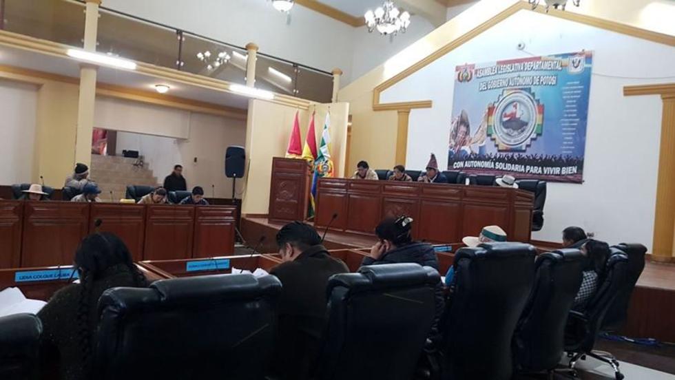 Asambleístas buscan consensos para edificio de la Fiscalía