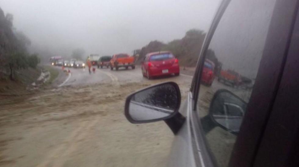 Reportan derrumbes en ruta Sucre - Yamparáez por fuertes lluvias