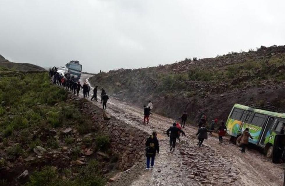Tránsito pide mucha precaución en las carreteras de tierra