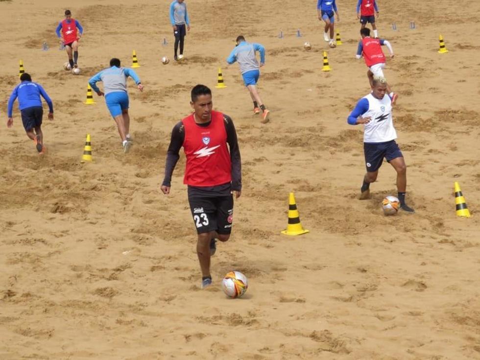 San José empieza a dominar la pelota Nike 