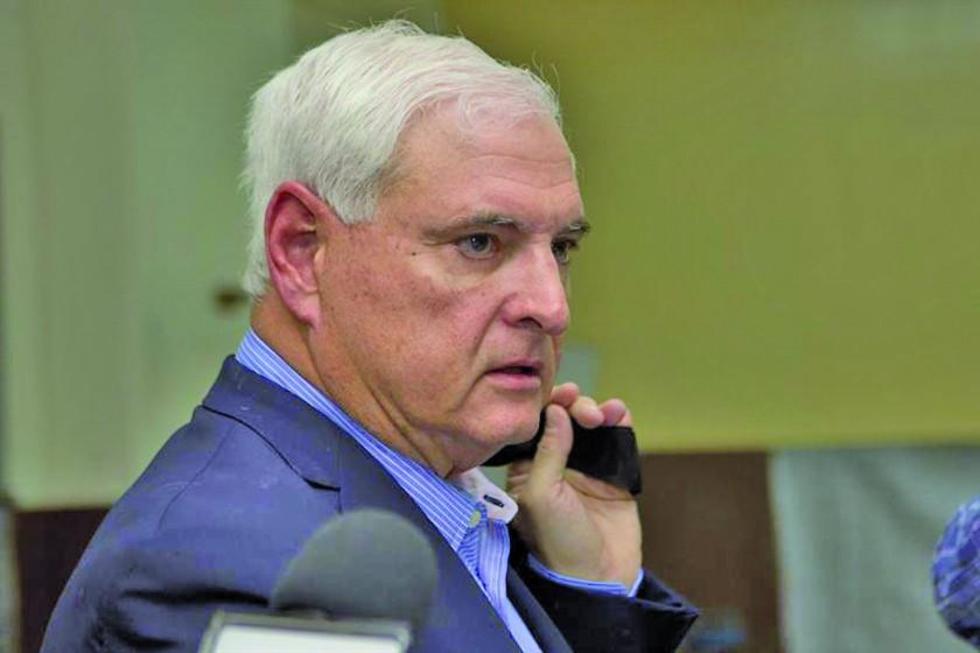 Expresidente de Panamá seguirá en prisión tras la orden del juez