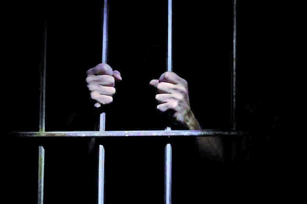 Encarcelan a un hombre acusado del feminicidio de una anciana
