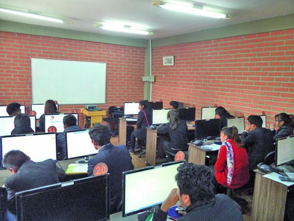 Registran 190 postulantes para Ingeniería Comercial