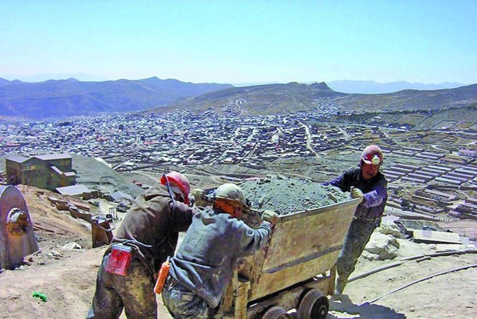 Advierten riesgo de hundimiento por lluvia en Cerro Rico de Potosí