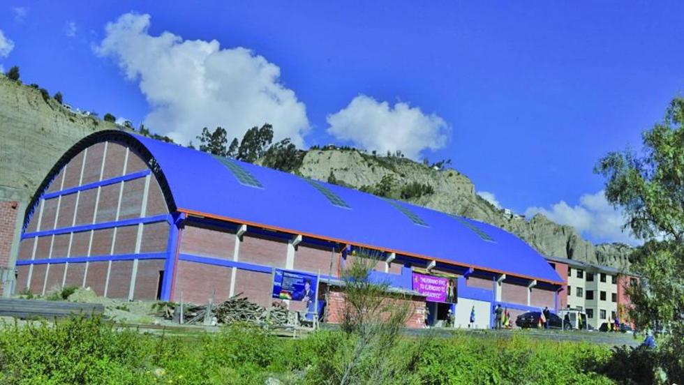 Entrega coliseo cerrado para el Colegio Militar del Ejército