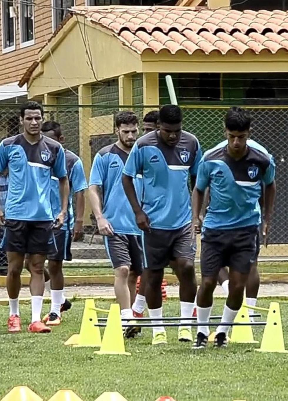 Rosario juega su primer partido internacional